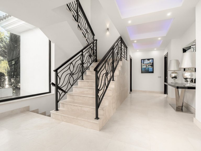 Villa for Sale in  Marbella, Malaga 12