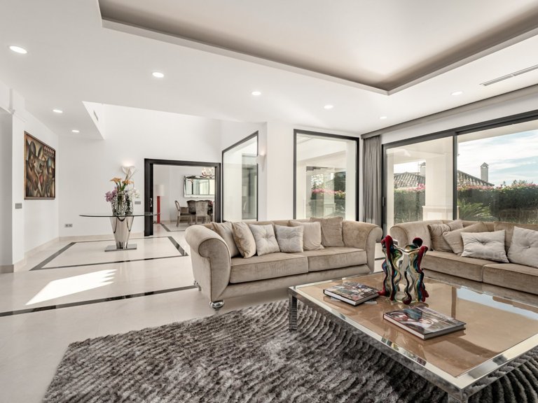 Villa for Sale in  Marbella, Malaga 16