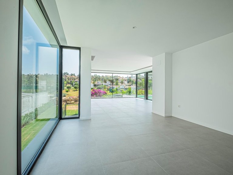 Villa for Sale in  Estepona, Malaga 10