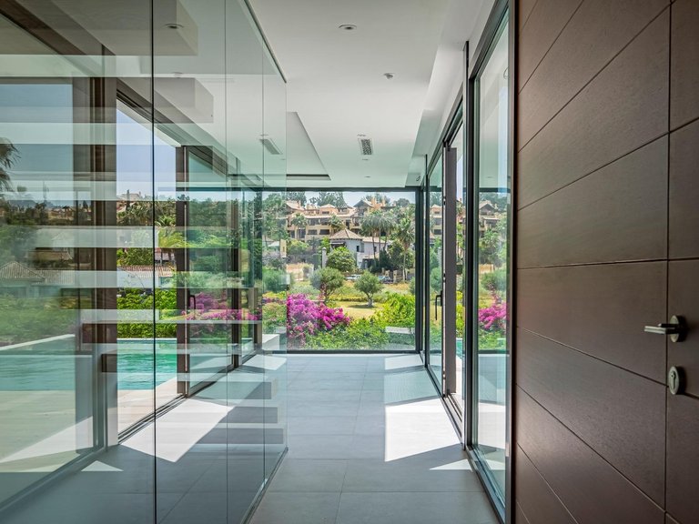 Villa for Sale in  Estepona, Malaga 11