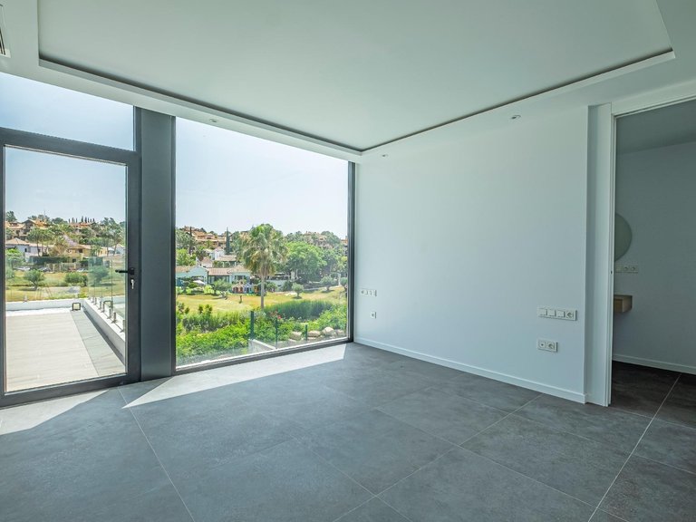 Villa for Sale in  Estepona, Malaga 12