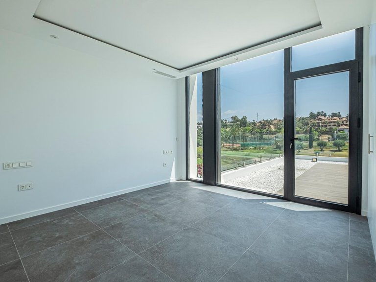 Villa for Sale in  Estepona, Malaga 19