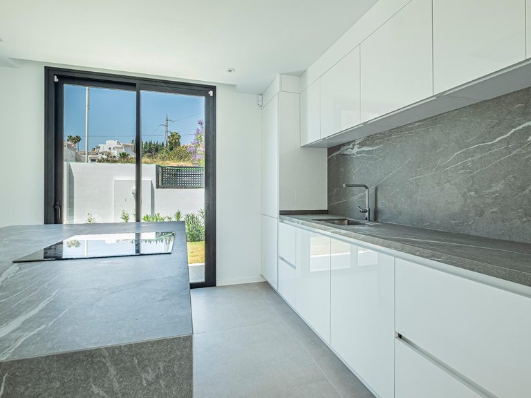 Villa for Sale in  Estepona, Malaga 24