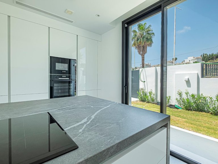 Villa for Sale in  Estepona, Malaga 25