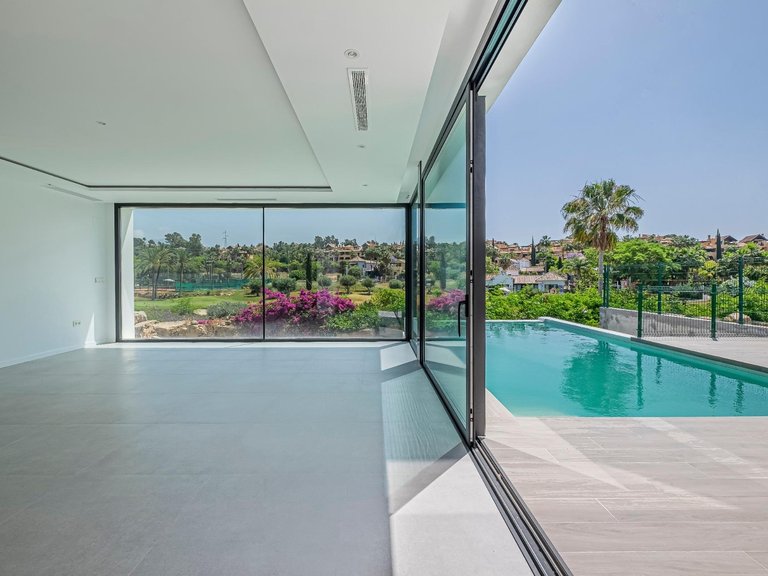 Villa for Sale in  Estepona, Malaga 4