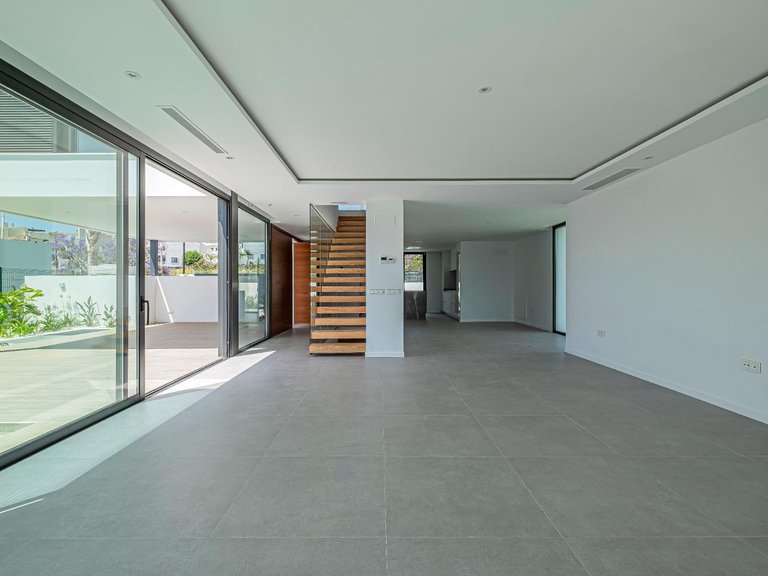 Villa for Sale in  Estepona, Malaga 8