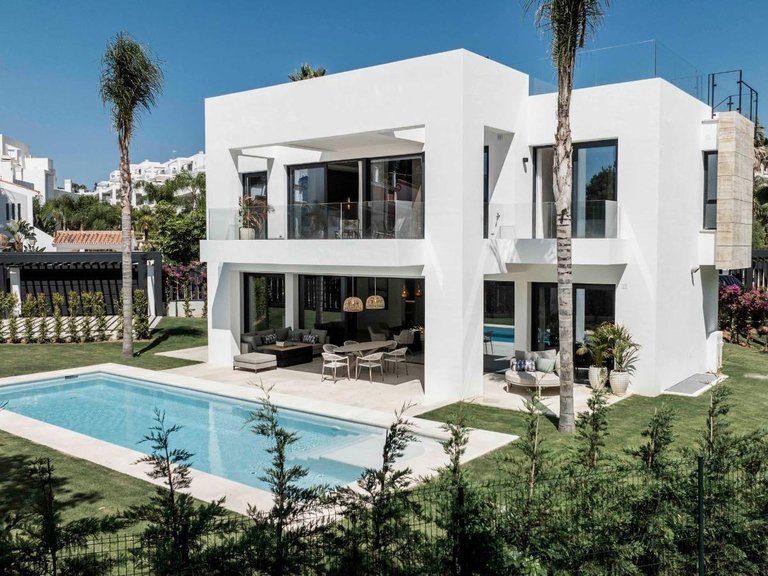 Villa for Sale in  Estepona, Malaga 1