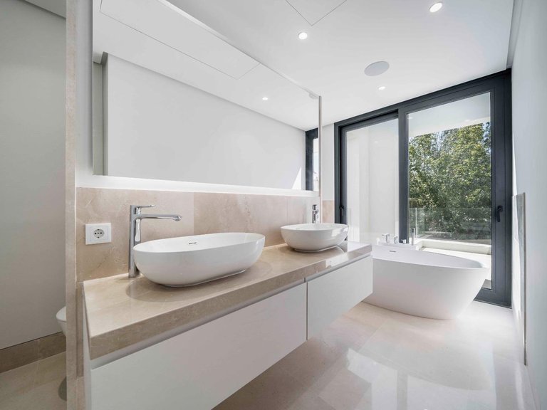 Villa for Sale in  Estepona, Malaga 15