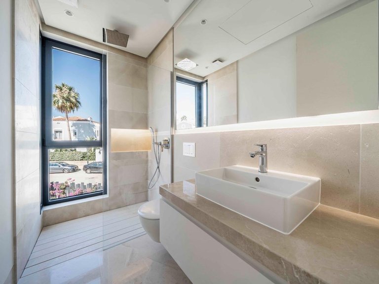 Villa for Sale in  Estepona, Malaga 18