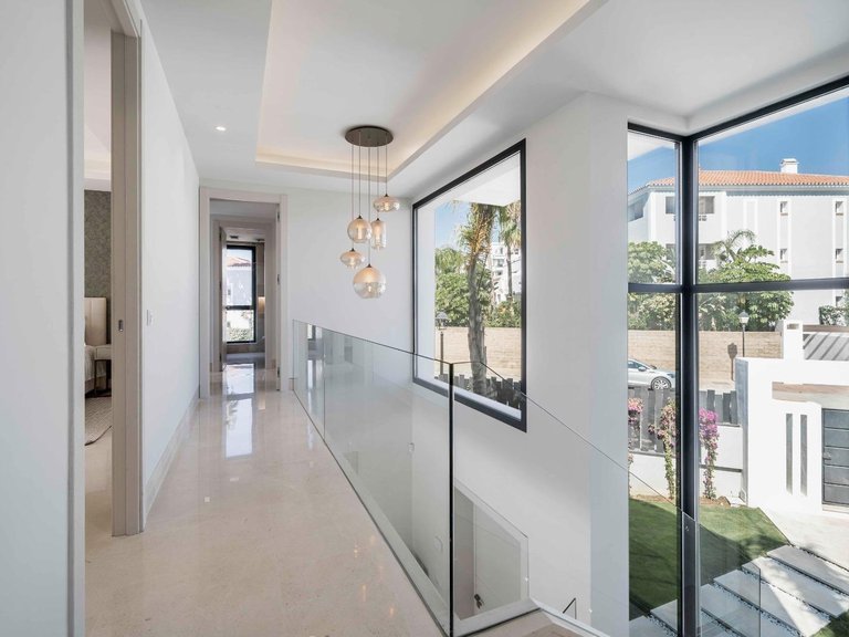 Villa for Sale in  Estepona, Malaga 9