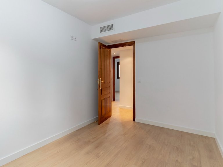 Apartment for Sale in  Málaga, Malaga 15