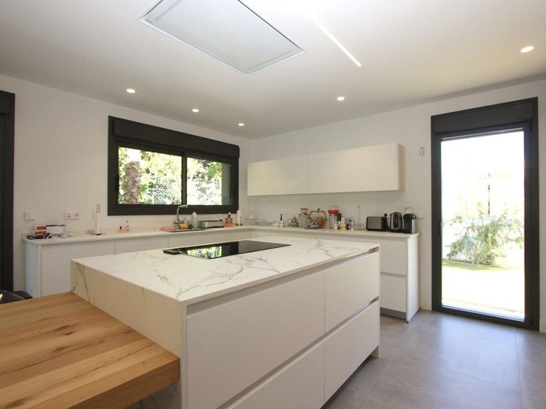 Villa for Sale in  Marbella, Malaga 12