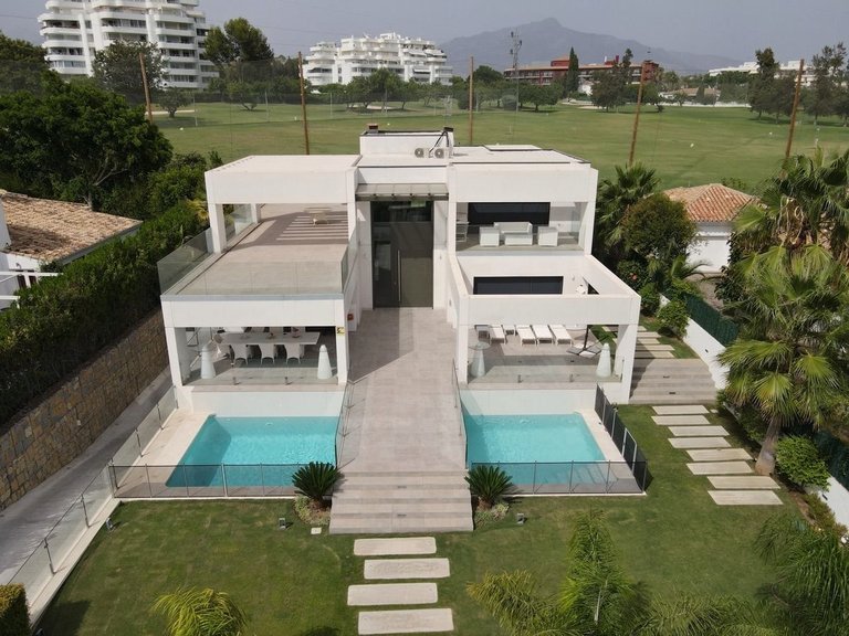 Villa for Sale in  Marbella, Malaga 3