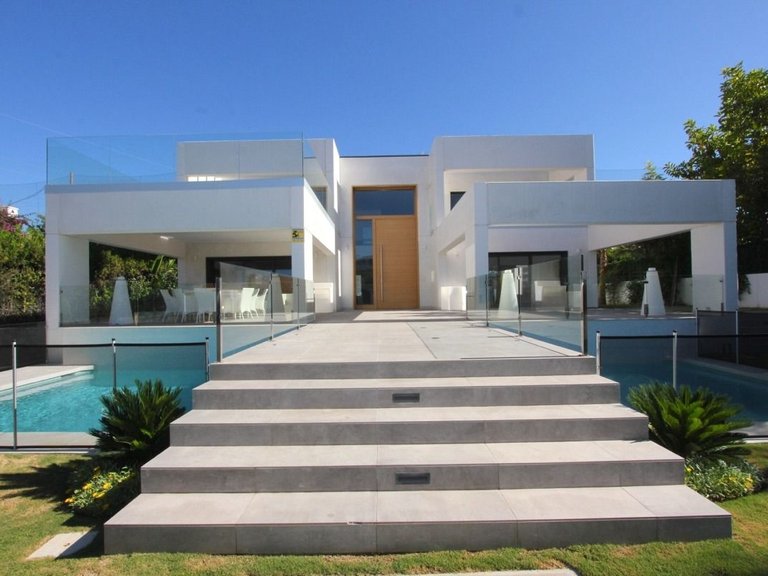 Villa for Sale in  Marbella, Malaga 5