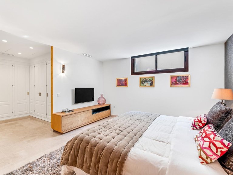 Villa for Sale in  Marbella, Malaga 28