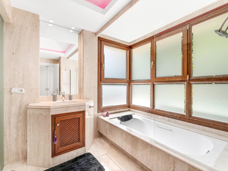 Villa for Sale in  Marbella, Malaga 52