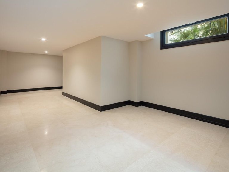 Villa for Sale in  Marbella, Malaga 23