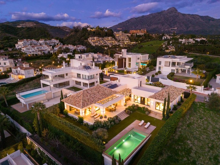 Villa for Sale in  Marbella, Malaga 3