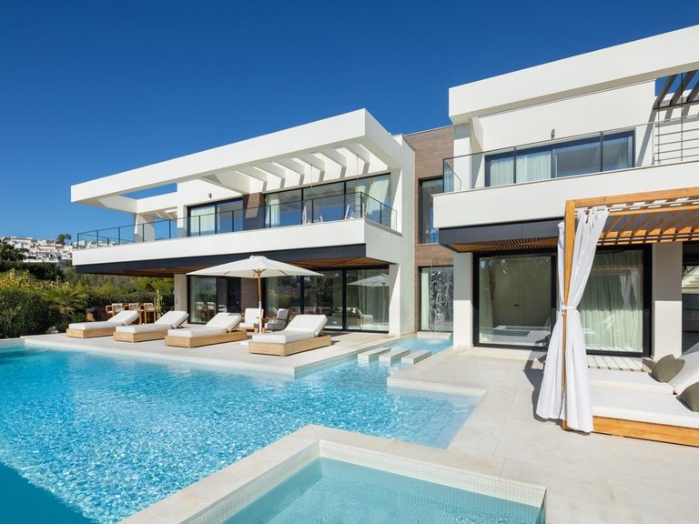 Villa for Sale in  Marbella, Malaga 1