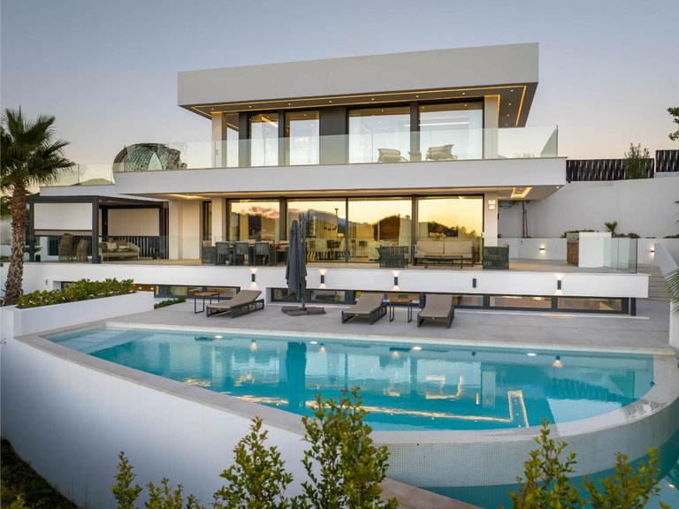 Villa for Sale in  Marbella, Malaga 1