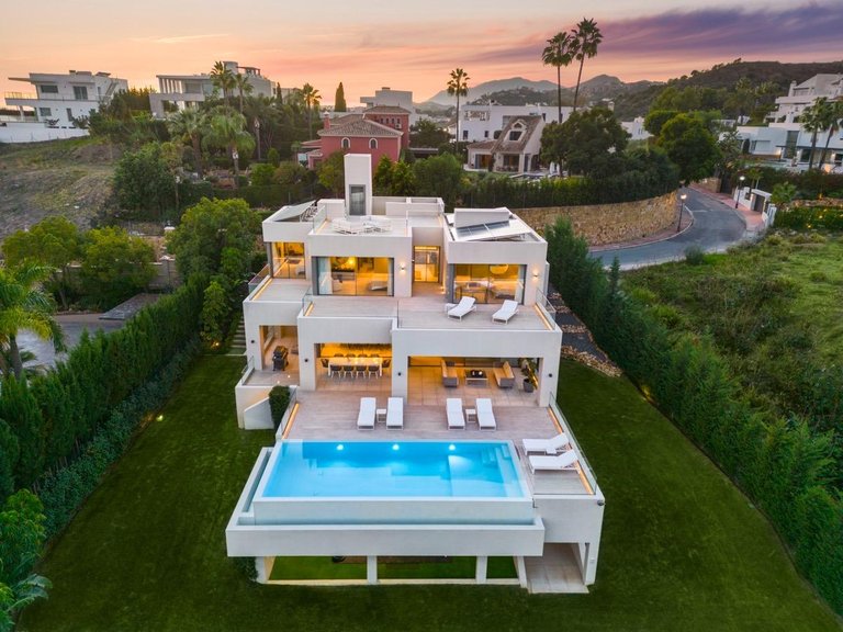 Villa for Sale in  Marbella, Malaga 2