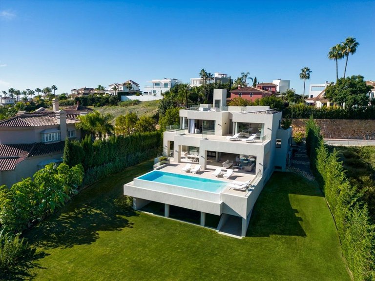 Villa for Sale in  Marbella, Malaga 23