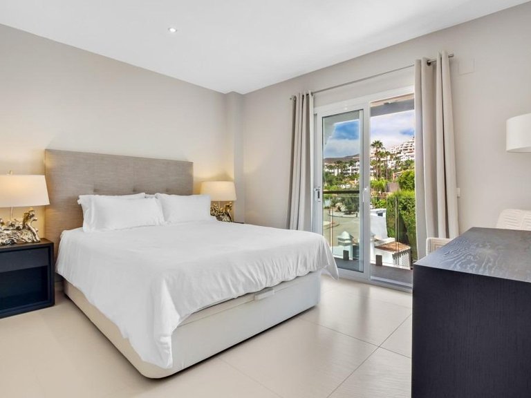 Villa for Sale in  Marbella, Malaga 24