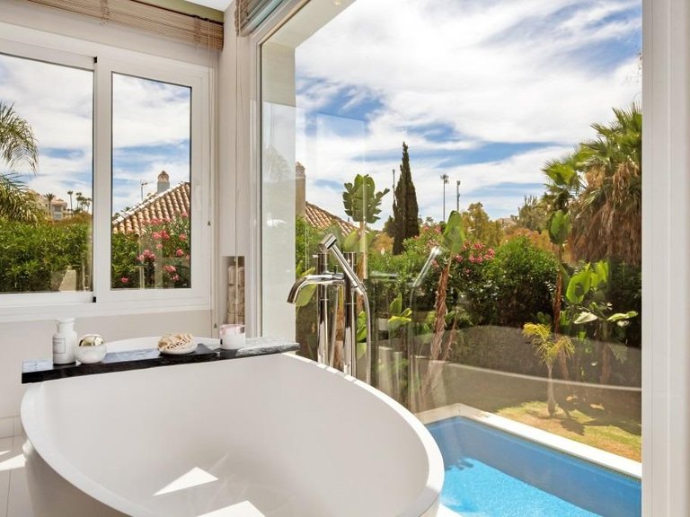 Villa for Sale in  Marbella, Malaga 28