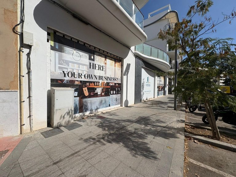 Commercial for Sale in  Estepona, Malaga 10