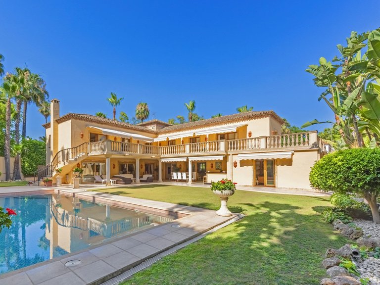 Villa for Sale in  Marbella, Malaga 1
