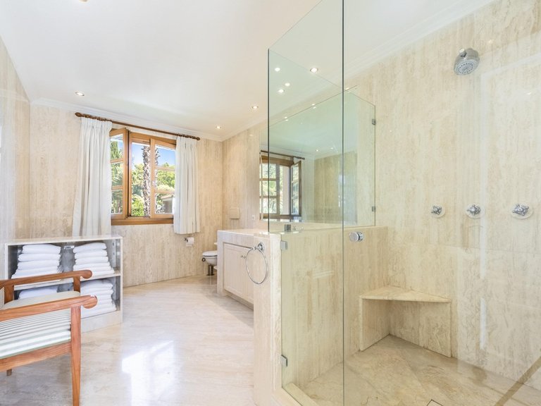Villa for Sale in  Marbella, Malaga 12