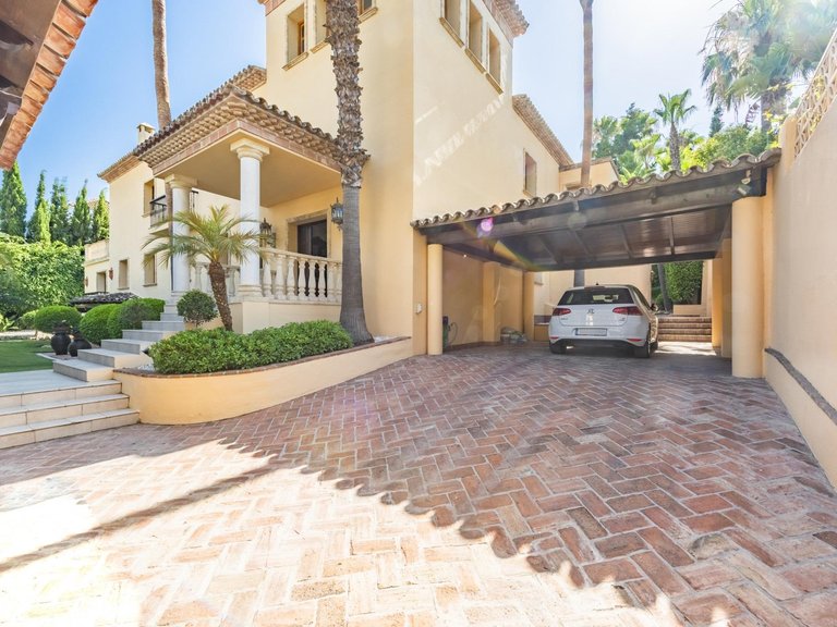 Villa for Sale in  Marbella, Malaga 23