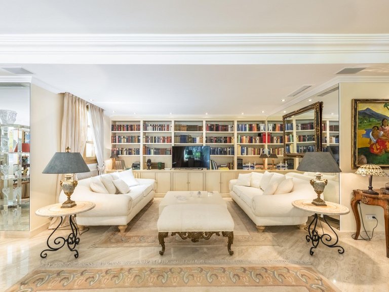 Villa for Sale in  Marbella, Malaga 6