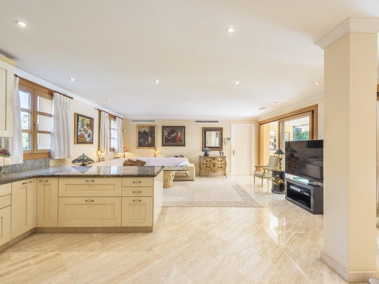 Villa for Sale in  Marbella, Malaga 7