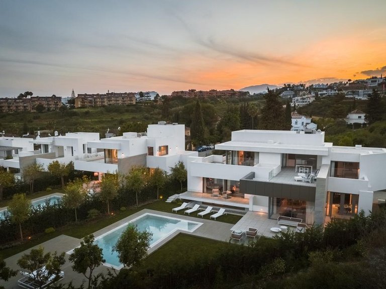Villa for Sale in  Estepona, Malaga 15