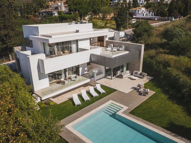 Villa for Sale in  Estepona, Malaga 8