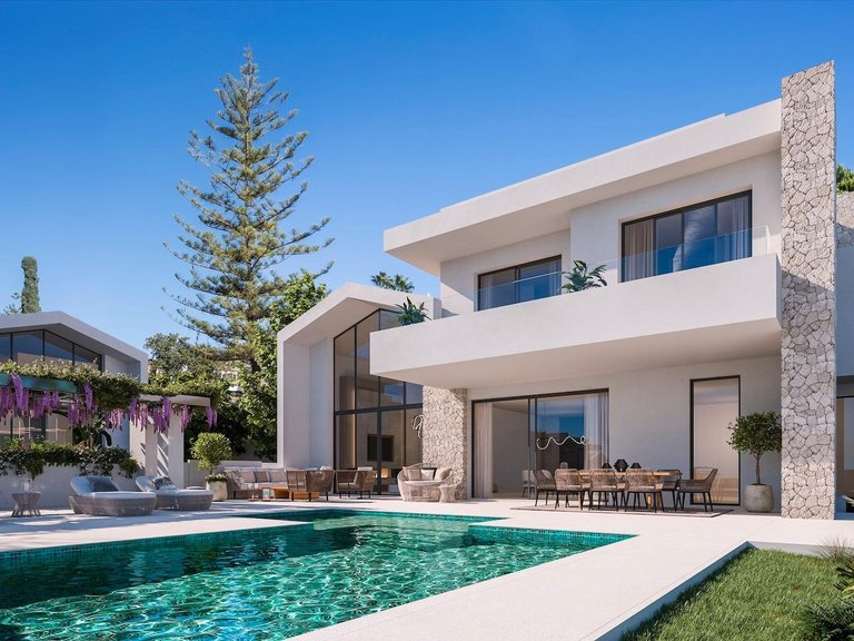 Villa for Sale in  San Pedro De Alcantara, Malaga 1