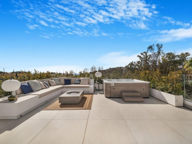 Villa for Sale in  Marbella, Malaga 10