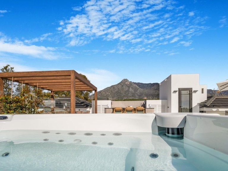 Villa for Sale in  Marbella, Malaga 8
