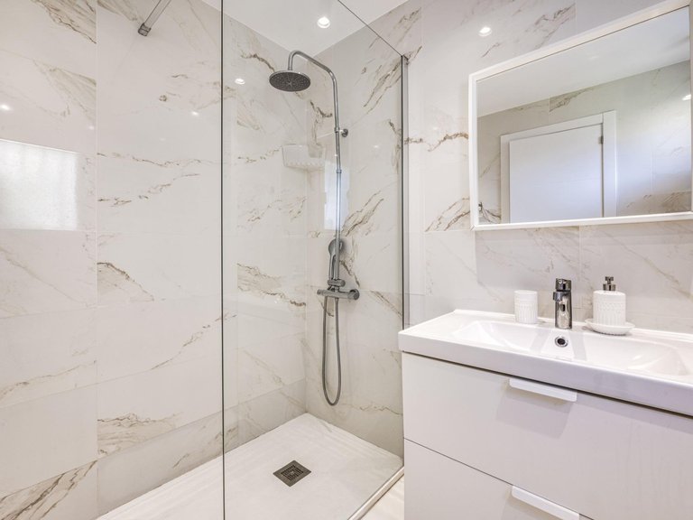 Apartment for Sale in  Marbella, Malaga 18