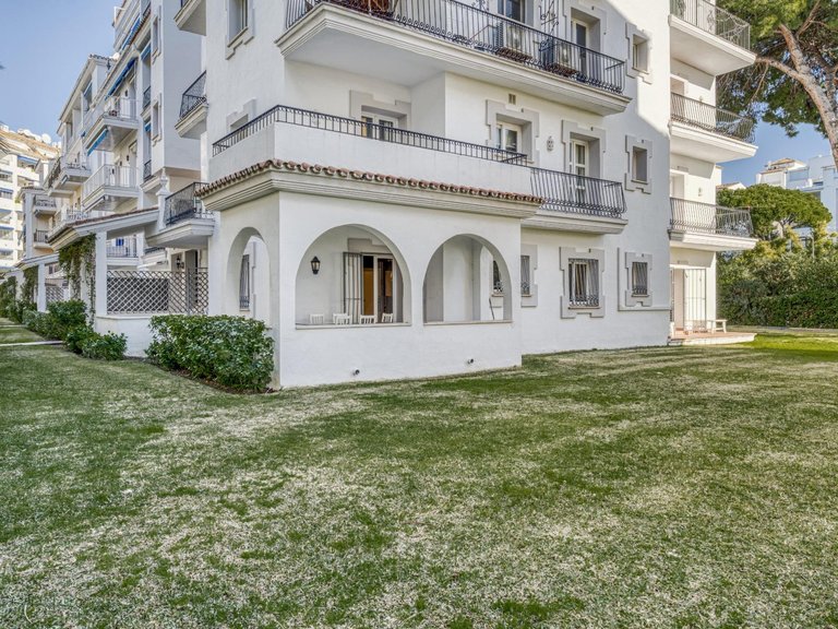 Apartment for Sale in  Marbella, Malaga 28