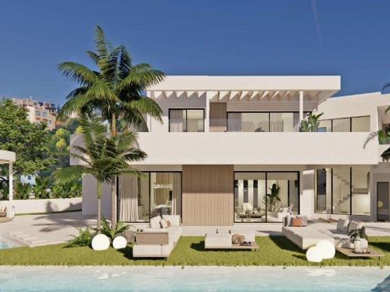 Plot for Sale in  Benalmádena, Malaga 2