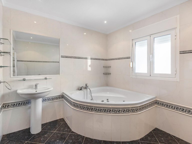 Villa for Sale in Inland Rojales, Alicante 12