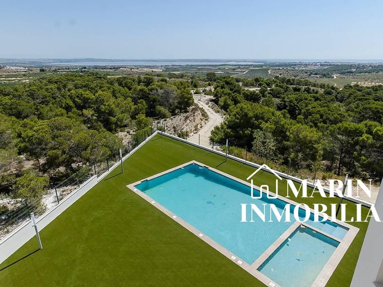 Villa for Sale in San Miguel De Salinas, Alicante 5