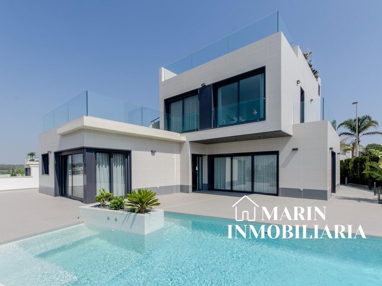 Villa for Sale in Orihuela Costa, Alicante 2