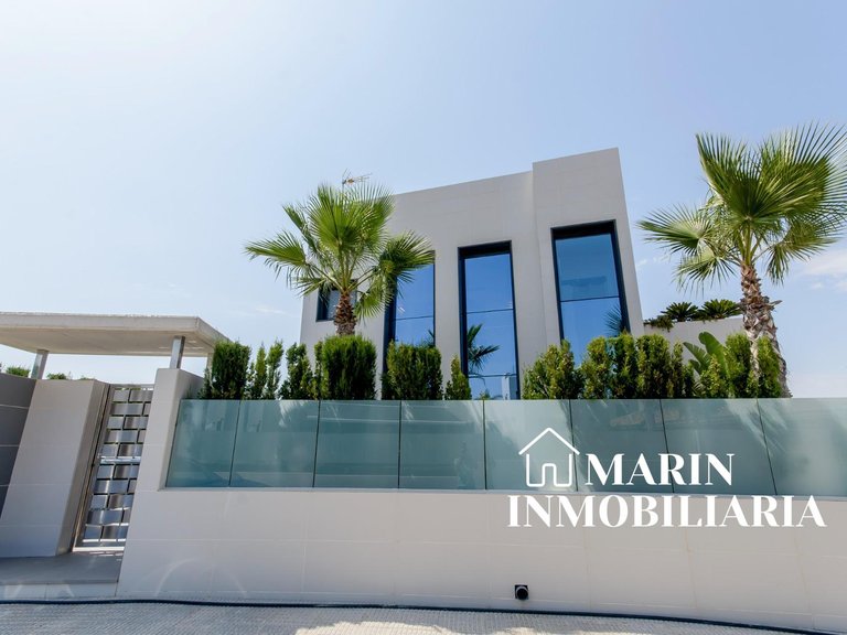 Villa for Sale in Orihuela Costa, Alicante 4