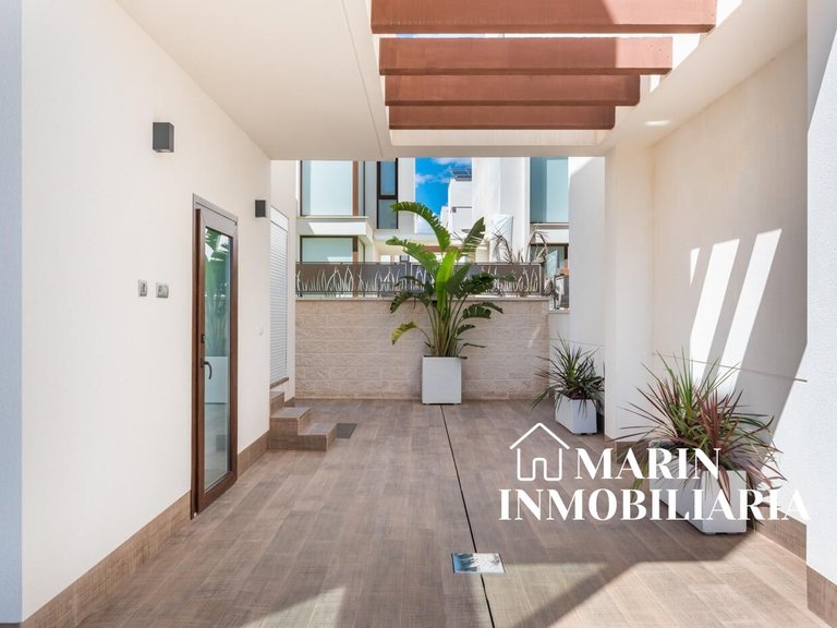 Villa for Sale in Los Montesinos, Alicante 3