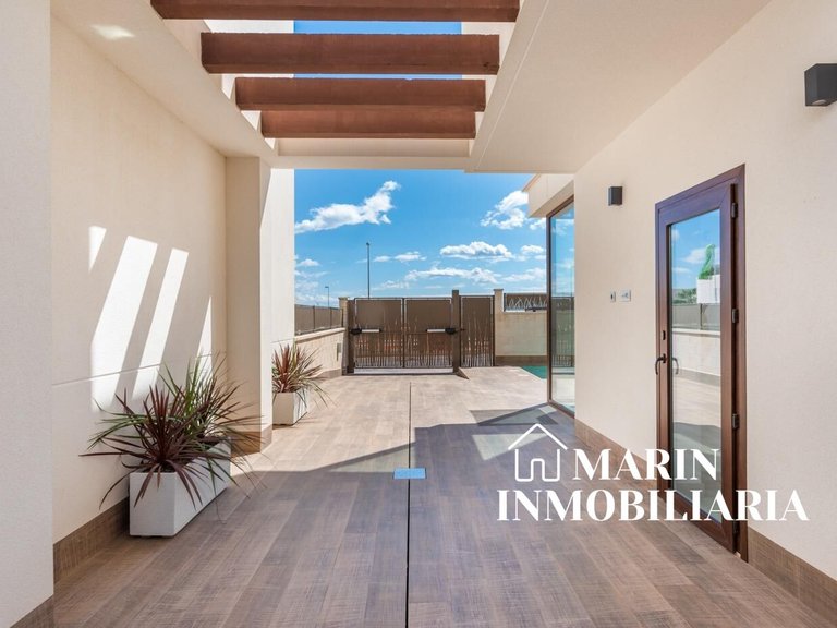 Villa for Sale in Los Montesinos, Alicante 6