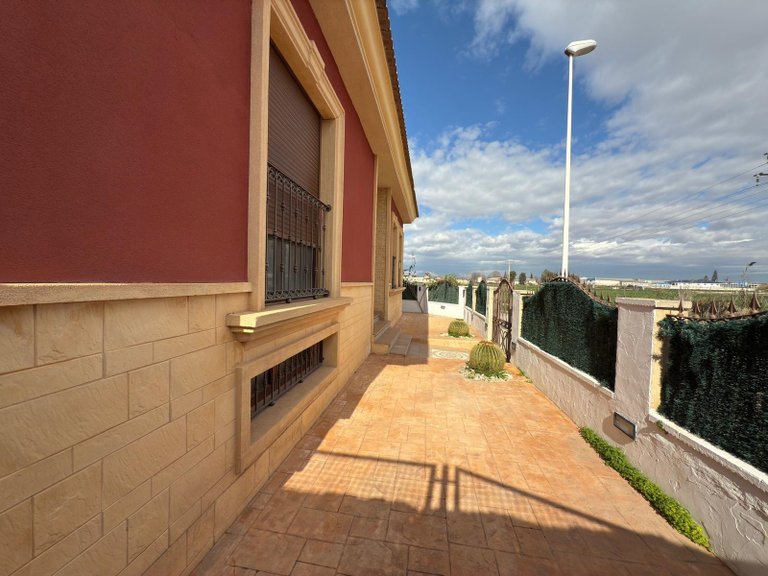 Villa for Sale in Almoradi, Alicante 45