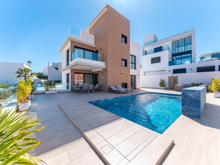 Villa for Sale in Orihuela Costa, Alicante 3